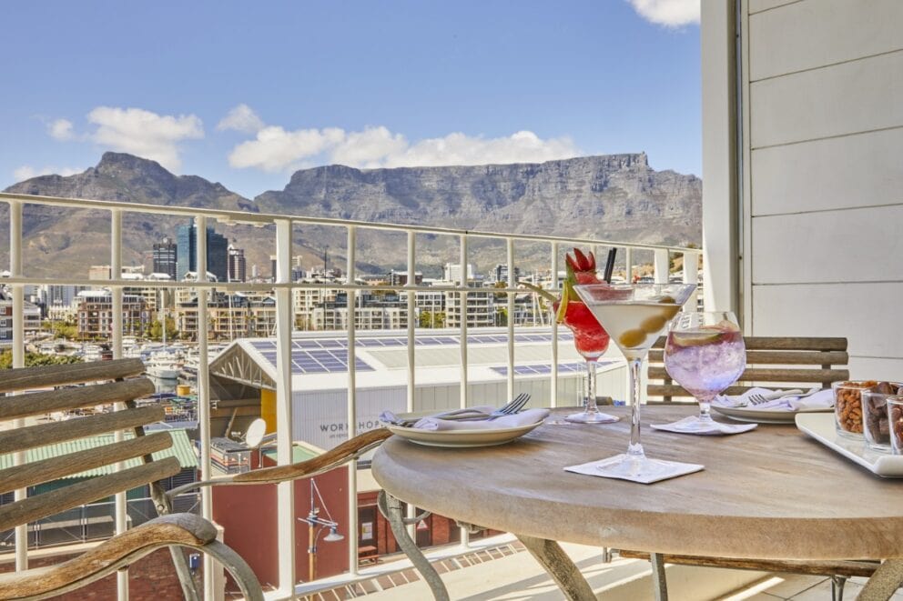 Outside balcony seating | Photo credit: Queen Victoria Hotel
