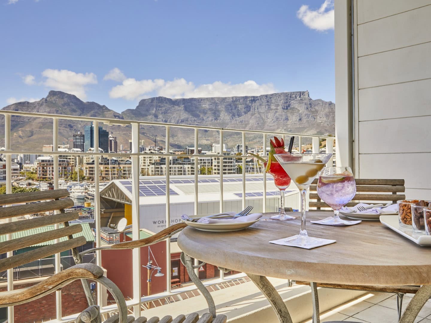 Outside balcony seating | Photo credit: Queen Victoria Hotel
