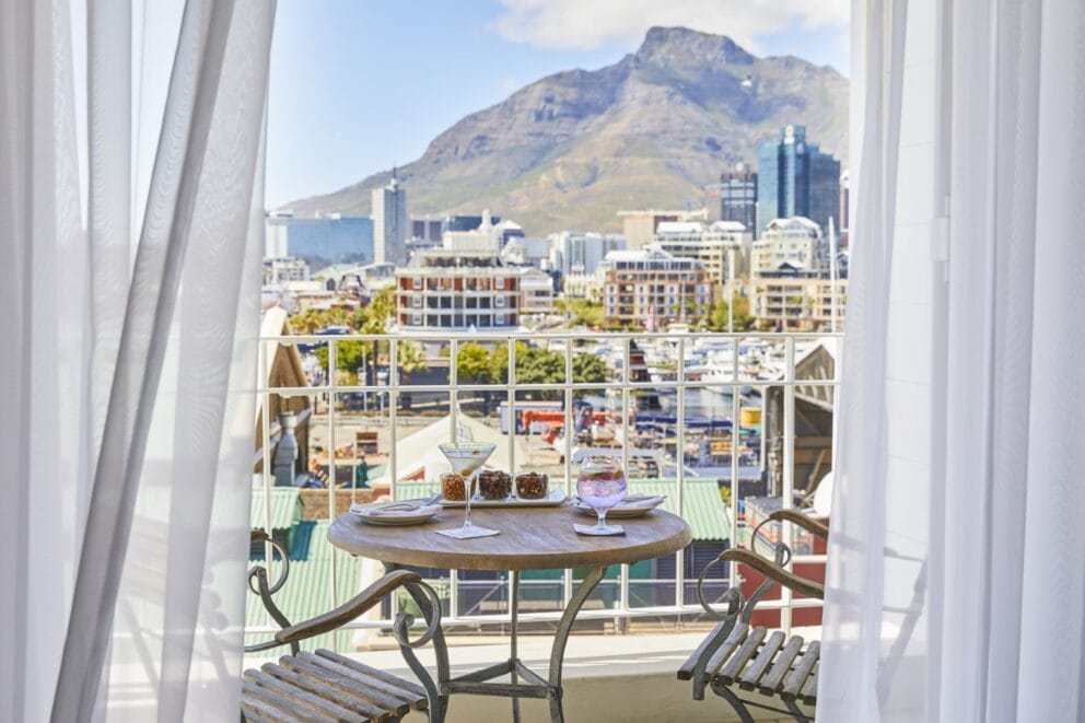 Outside balcony seating | Photo credit: Queen Victoria Hotel