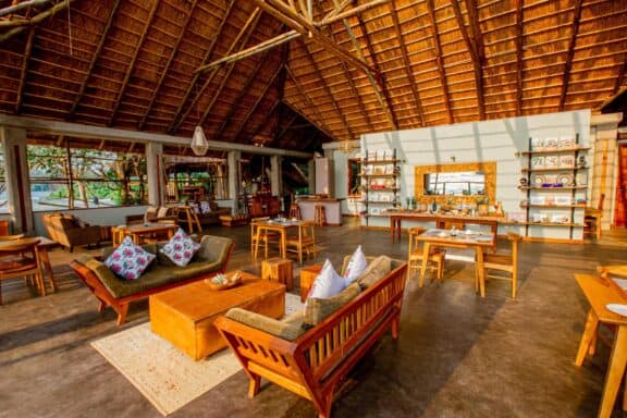 Riverfront restaurant | Photo credits: Lemala Wildwaters Lodge