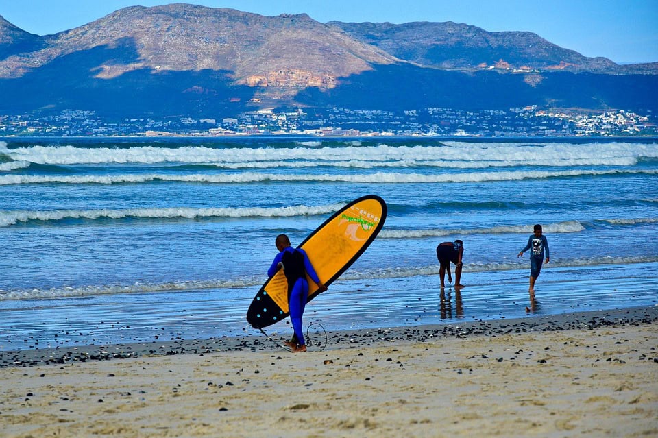 Learn to surf like a South African: 4 Surf Schools to try on Safari