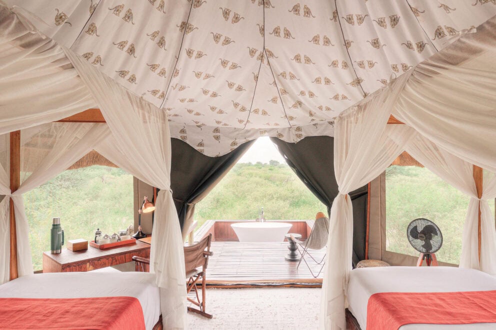 Bush suite with outside view | Photo credit: Feline Fields Lodge