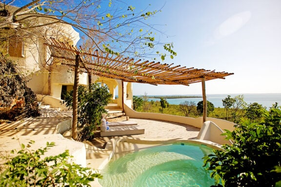 Kilindi swimming pool with a view