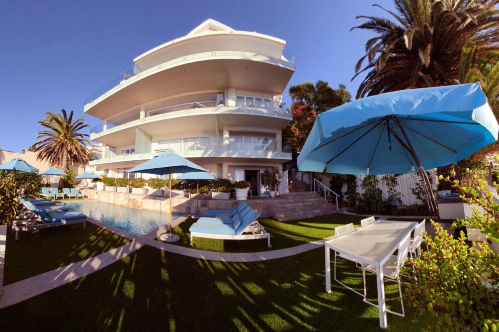 Side view of the house | Photo credit: Clarendon Bantry Bay