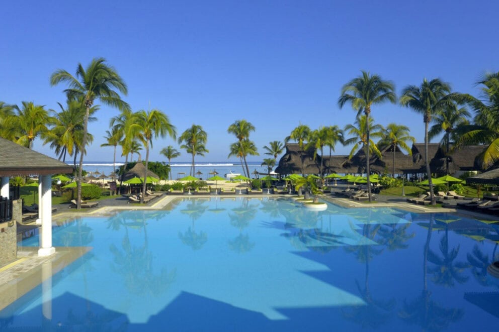 Pool Area overlooking the beach | Photo credit: Sofitel Mauritius L'Impérial Resort & Spa