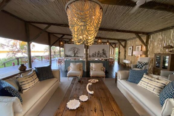 Comfortable seating area | Photo credit: Mopiri