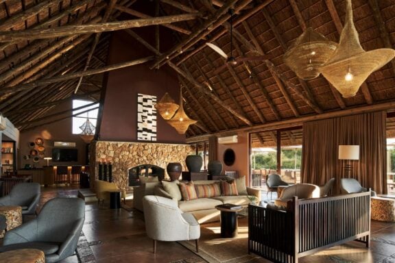 Interior seating area | Photo credit: Letamo