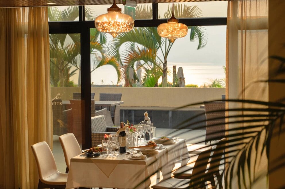 Dinner table with a view | Photo credit: Mantis Kivu Marina Bay Hotel