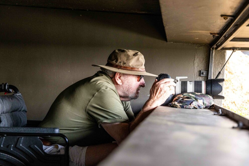 Wheelchair-accessible photographic hide 